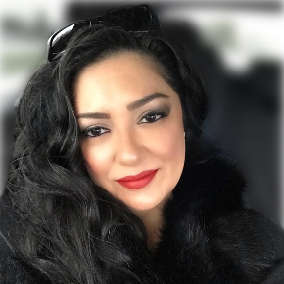 Meet your Posher - Picture 1 of 7